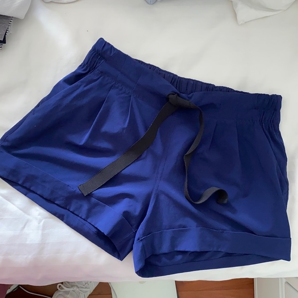 lululemon athletica Pants - Lululemon Spring Break Away Pleated Cuffed Shorts